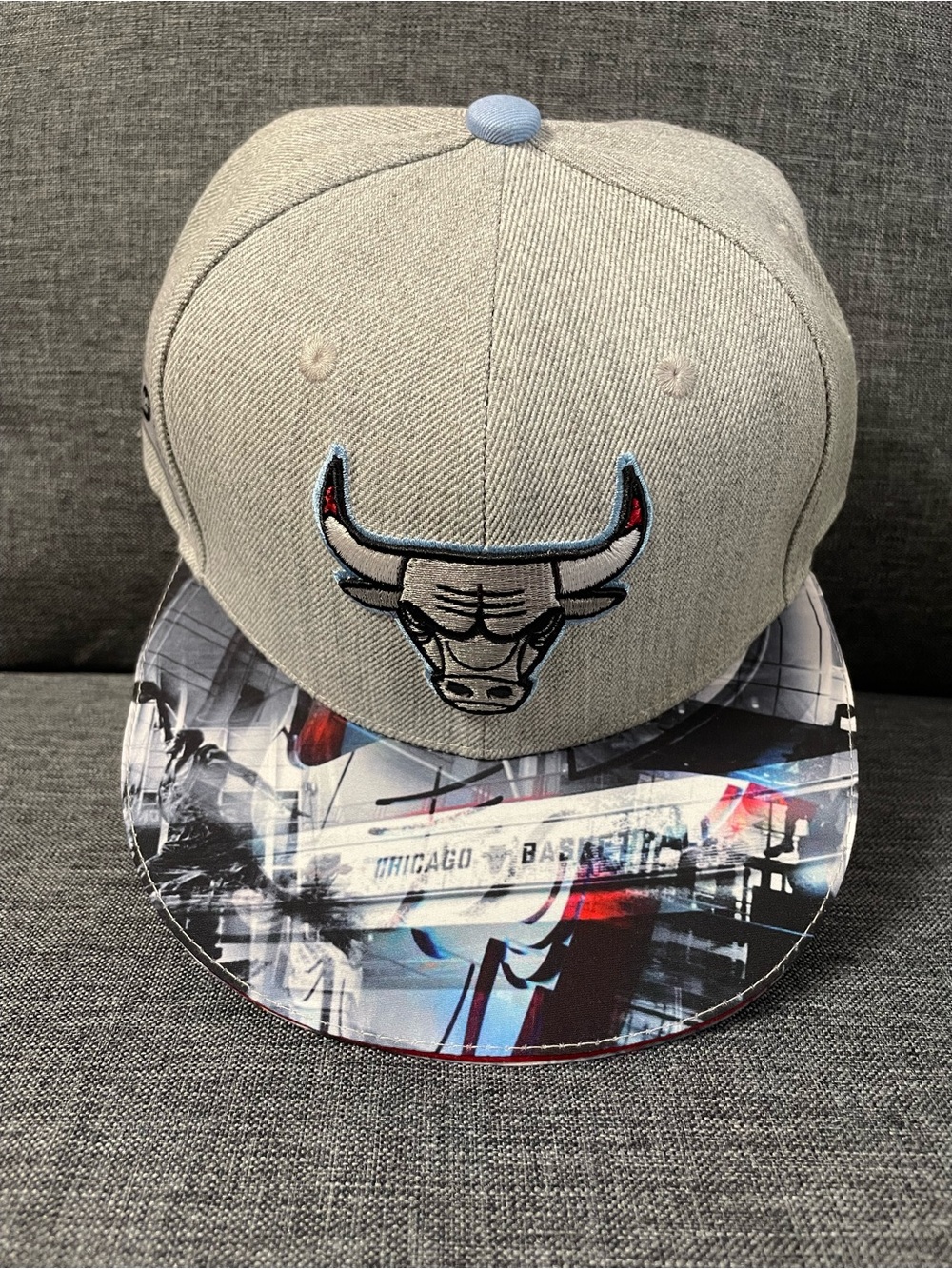 Chicago Bulls Grey Snapback Hat with Graphic Brim(nwt)